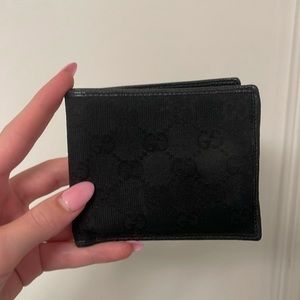 Black gucci wallet
